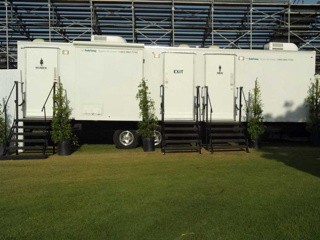 Royale Executive Restroom Trailer